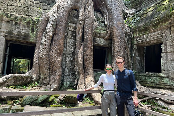 Private Angkor Wat Sunrise Tour with Lunch Included - What the guide and small-group format really changes