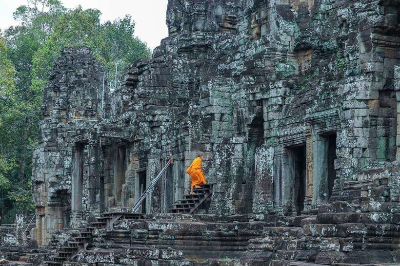 Private Angkor Wat Sunset Tour with Lunch and Snack Included - Ta Prohm’s Roots: When the Jungle Takes Over