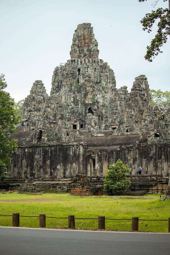 Private Angkor Wat Sunset Tour with Lunch and Snack Included - Phnom Bakheng for Sunset: Panoramas Over Angkor Wat