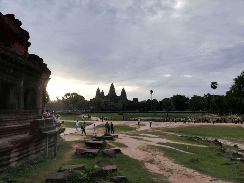 Private Angkor Wat Temple Tour - Packing for Angkor: dress code, shoes, and smartphone power