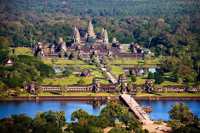 Private Angkor Wat Tour from Siem Reap - Angkor Wat: where the whole day starts strong