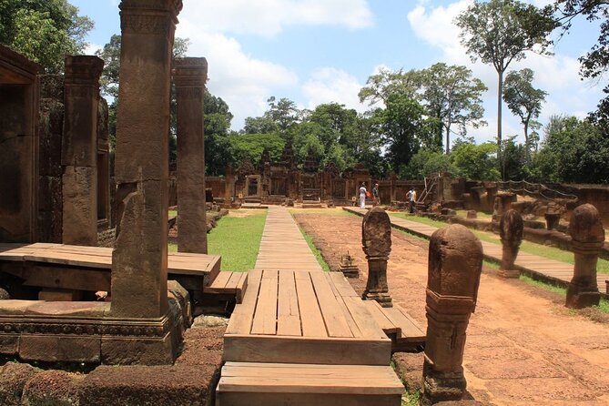 Private Banteay Srei and 4 Temples Guided Tour - Ta Som and East Mebon: The Supporting Stops That Still Matter