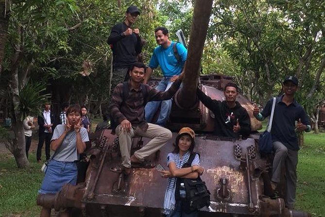 Private City Tour in Siem Reap - Psar Chaa (Old Market): souvenirs are the easy part