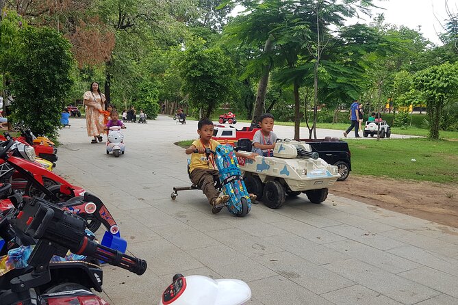 Private City Tour in Siem Reap - War Museum Cambodia: a guided view of weapons and explosives