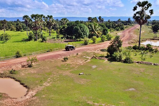 Private Countryside & Floating Village Jeep Tour from Siem Reap - Practical Tips: Dust, Sun, Shoes, and the Open-Jeep Reality