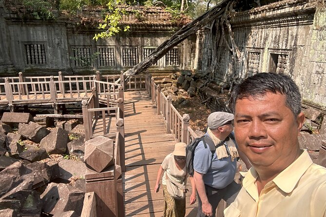 Private Day Trip to Angkor Temples with Expert Guide - Angkor Wat: from Vishnu roots to morning atmosphere