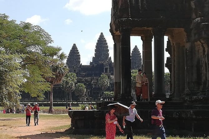 Private Four Days Angkor Complex with Kompong Phluk Village Tour - What Your $450.26 Group Price Buys You (and What Might Cost Extra)