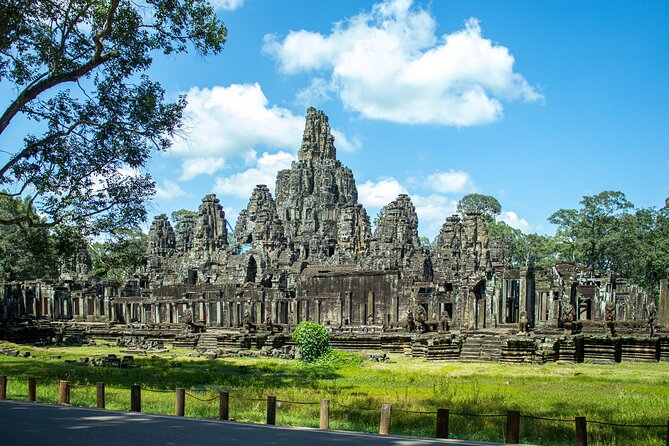 Private Guided Tour To Angkor Wat & Its Surrounding-Angkor Park - Angkor Thom and Bayon: the stone faces, explained