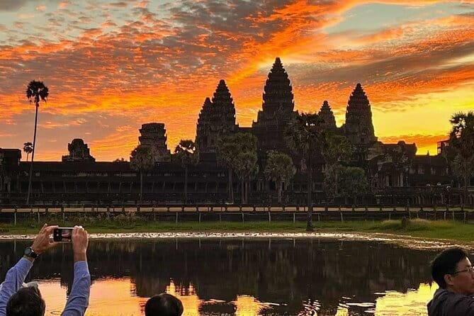 Private Kbal Spean Trekking Tour with Banteay Srei - Banteay Samre: Angkor Wat-Style Planning on a Smaller Scale