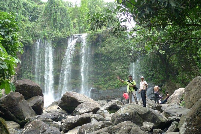 Private Kulen Mountain-Banteay Srei and Kampong Phluk Village - Clothes, shoes, and small rules that make the day easier