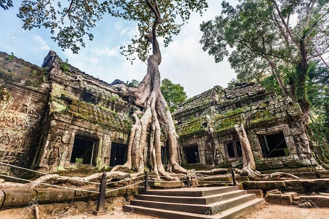 Private one-day tuktuk 'small tour' of the oldest Angkor temples - Stop 5: Angkor Thom—South Gate drama and Bayon’s center