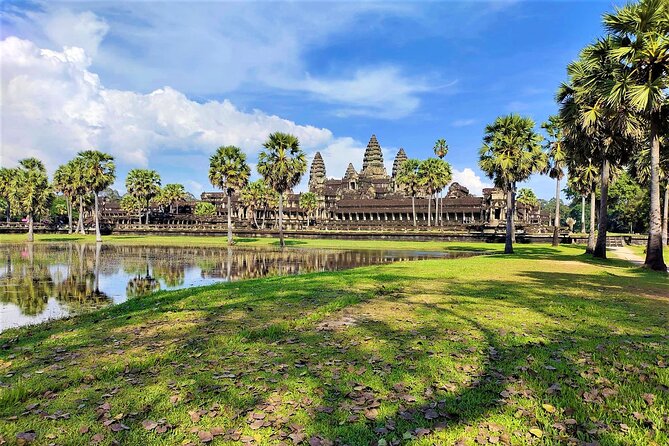 Private Siem Reap 4 Days: Full Exploration of the Angkor Complex - Day 2 Angkor Wat sunrise to Srah Srang: the classic “big hits” day