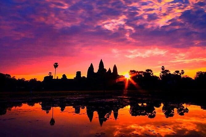 Private Taxi from Siem Reap to Phnom Penh - Speak English Driver - Should you book this private taxi from Siem Reap to Phnom Penh?