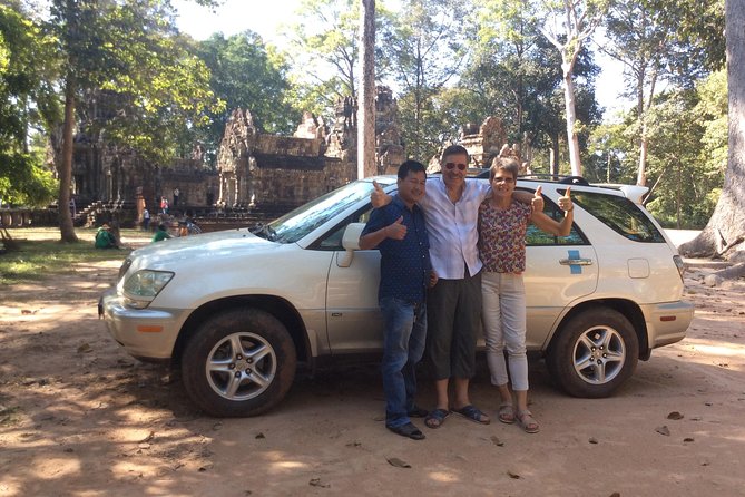 Private taxi transfer Siem Reap to Phnom Penh - Lexus RX300 vs Minivan: Picking the Right Size
