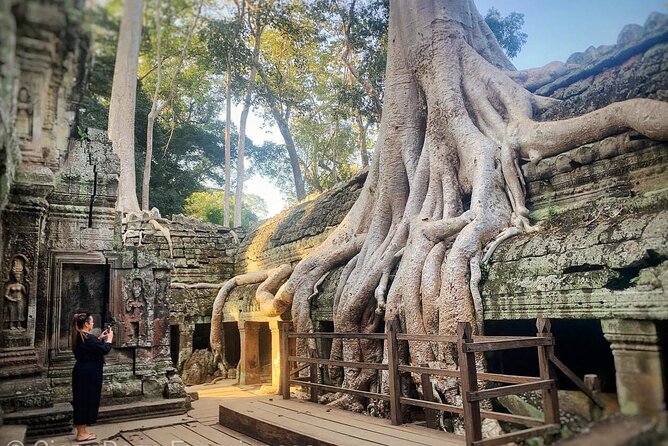 Private Tour of Angkor Wat and Floating Village - Private Two-Day Angkor and Tonle Sap: How This Route Works
