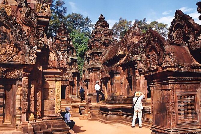 Private Tour of Angkor Wat and Floating Village - Day 2 in the countryside and on the water: Roluos market life, Kampong Phluk, Tonle Sap sunsets