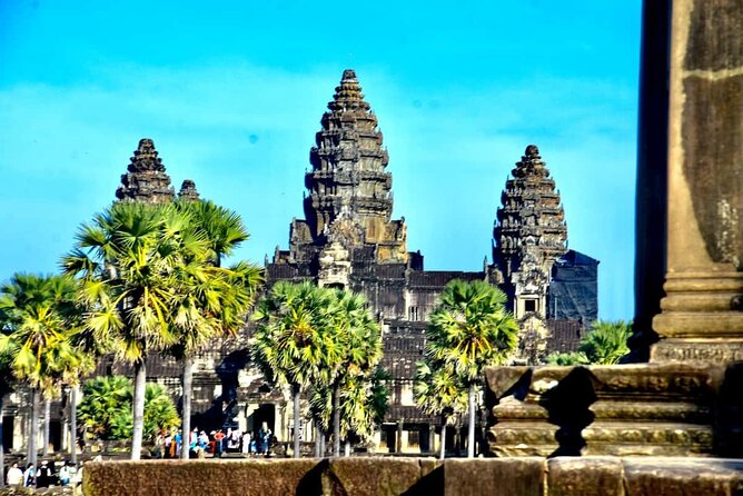 Private Tours Angkor Wat For 3 Days - Day 1 Sunrise at Angkor Wat, then Angkor Thom South Gate to Ta Prohm