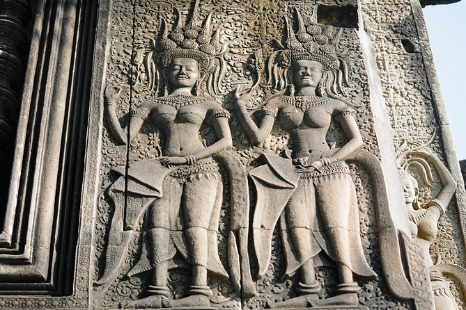 Private Tuk Tuk Tour to Angkor Wat and Small Circle with Two Extras - A full-day tuk tuk circuit that mixes famous and quietly impressive temples