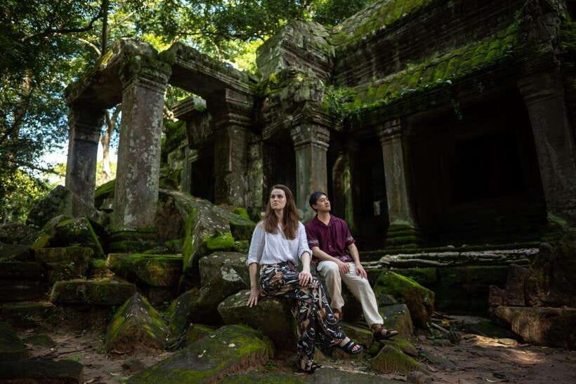 Professional Photoshoot in Angkor Archaeological Park - The private gallery: how you get your photos after the shoot