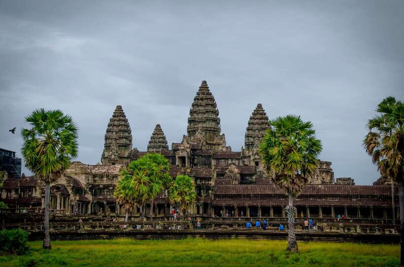Seat-In-Coach: Small Circuit tour with Sunrise at Angkor Wat - Catching Angkor Wat Sunrise: the early start that actually pays off