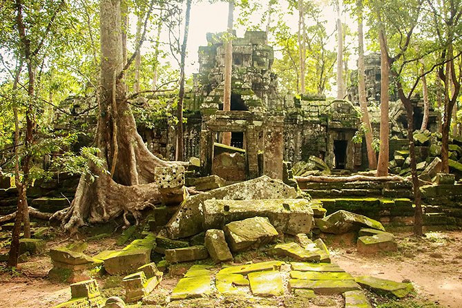 Secret Temples of Angkor - Guided Tour in Siem Reap - Phnom Bakheng early: a famous viewpoint without the late-day chaos