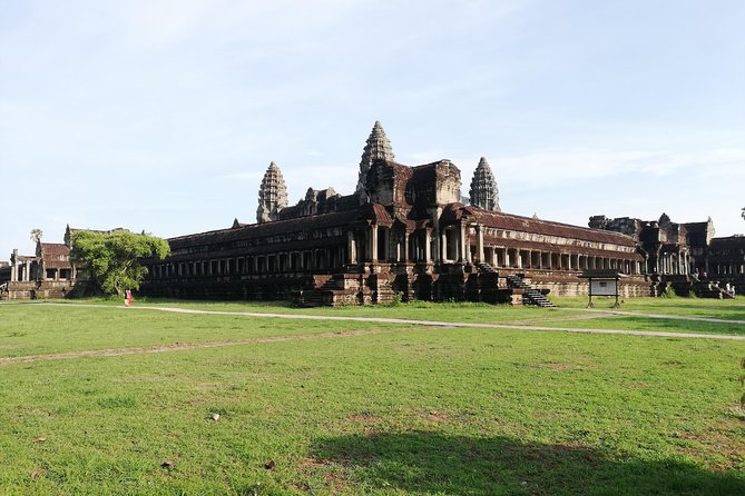 Shared Tour to Angkor Wat, Bayon and Ta Prohm Temples - From Siem Reap Pickup to Temple Circuit: Tuk-Tuk vs Minivan Comfort