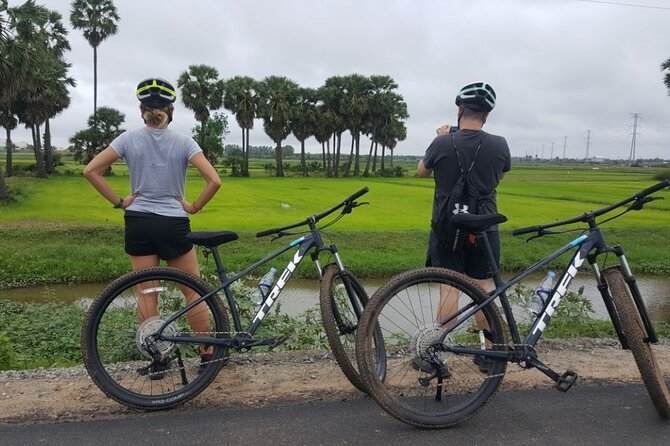 Short Cycling at Countryside - The bikes, safety gear, and the real-world road situation