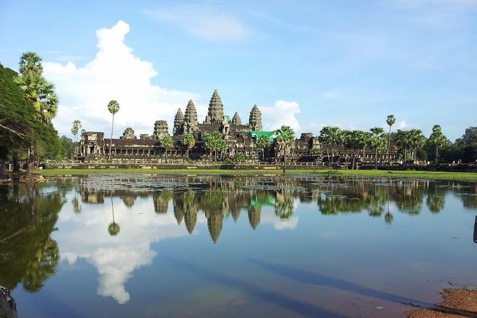 Siem Reap 2 Days Private Tour Angkor Wat and Floating Village - Day 2: Tonle Sap Lake and Kampong Phluk floating village by boat