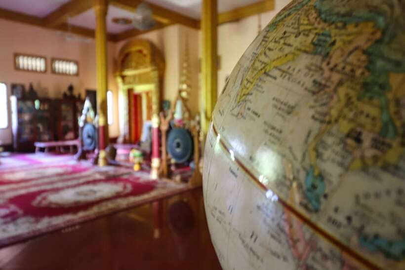Siem Reap: 3-Hour Behind-the-Scenes Tuk-Tuk Tour - Wat Bo: The City’s Oldest Pagoda and the Monk Blessing Rules