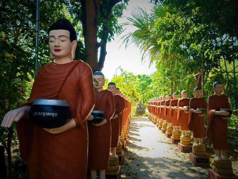 Siem Reap: 3-Hour Behind-the-Scenes Tuk-Tuk Tour - Khmer Ceramics: Watching Craft Through Local Eyes
