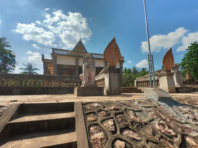 Siem Reap: 6-Hour Easy Rider Motorbike Tour - Safety, Comfort, and the Real Stuff to Pack