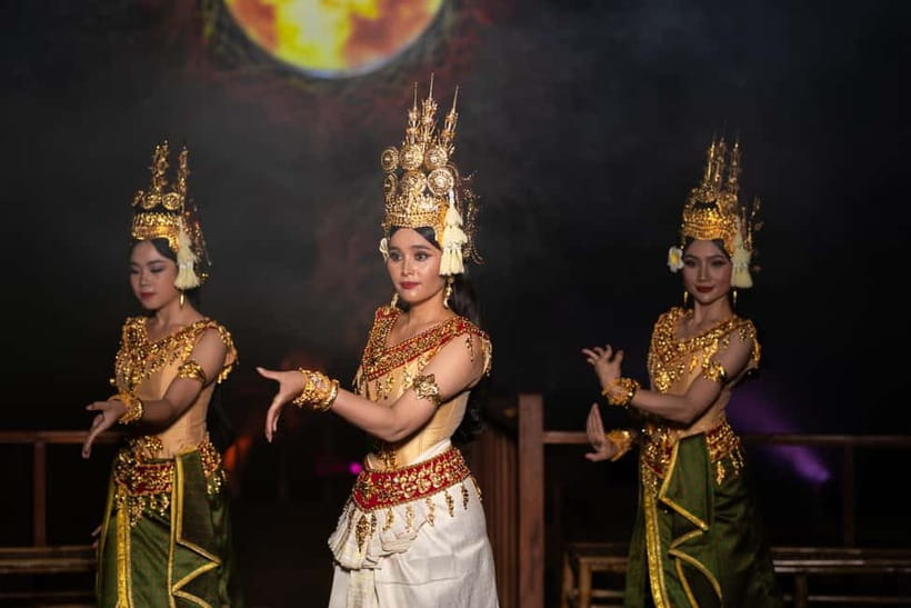 Siem Reap: A Spectacular Show with Optional Dinner - Photo spots and the fair-trade souvenir shop: keep the night practical