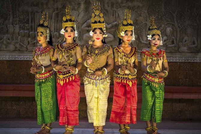 Siem Reap: Amazing Apsara Dance Show with Dinner &Hotel Transfers - Tickets, mobile entry, and small-group comfort