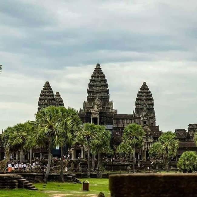Siem Reap: Angkor 1-Day Private Tour with Sunset or Sunrise - Sunrise vs Sunset at Angkor: Which Option Fits Your Style