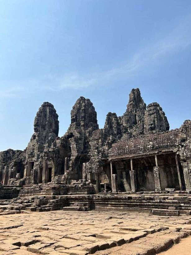 Siem Reap: Angkor Full-Day Group Tour with Japanese Guide - Japanese-guide quality: explanations, humor, and pacing that feels human