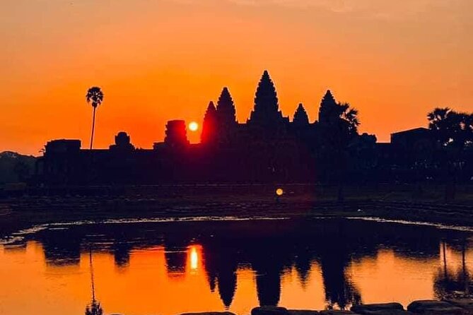 Siem Reap Angkor Private Tour Guide in English and Spanish - Meeting at Hard Rock Cafe Siem Reap: timing that matters
