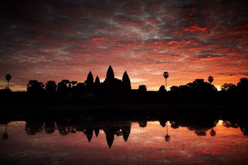 Siem Reap: Angkor Sunrise 1- or 2-Day Guided Temples Tour - Day 1 Plan: Pre Rup, Banteay Srei, Neak Pean, Preah Khan, and Sunset