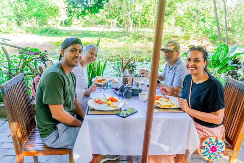 Siem Reap: Angkor Sunrise Jeep Tour / SUV Car Available - Angkor Wat to breakfast: energy management done right