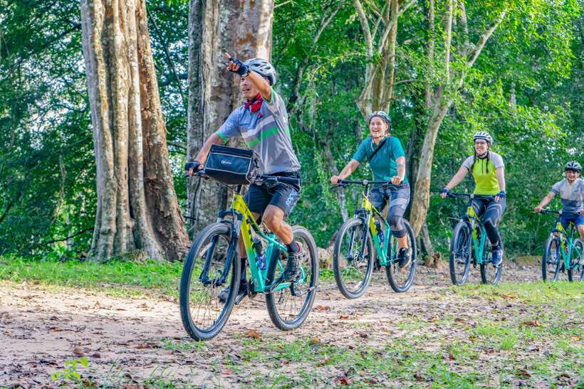 Siem Reap: Angkor Sunset Bike & Boat Tour /E-Bike Available - The dragon boat sunset: calm water, local snacks, and a proper finish