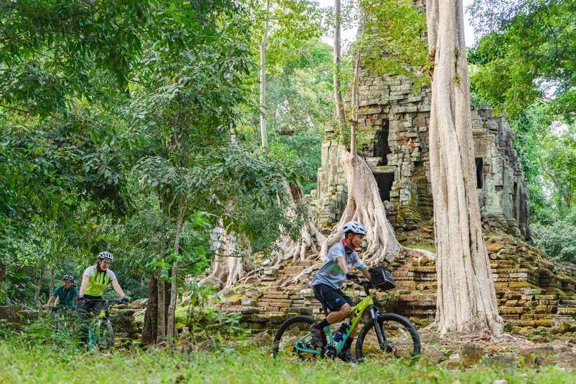 Siem Reap: Angkor Sunset Bike & Boat Tour /E-Bike Available - Meeting up at 1:45 PM and how the group stays personal
