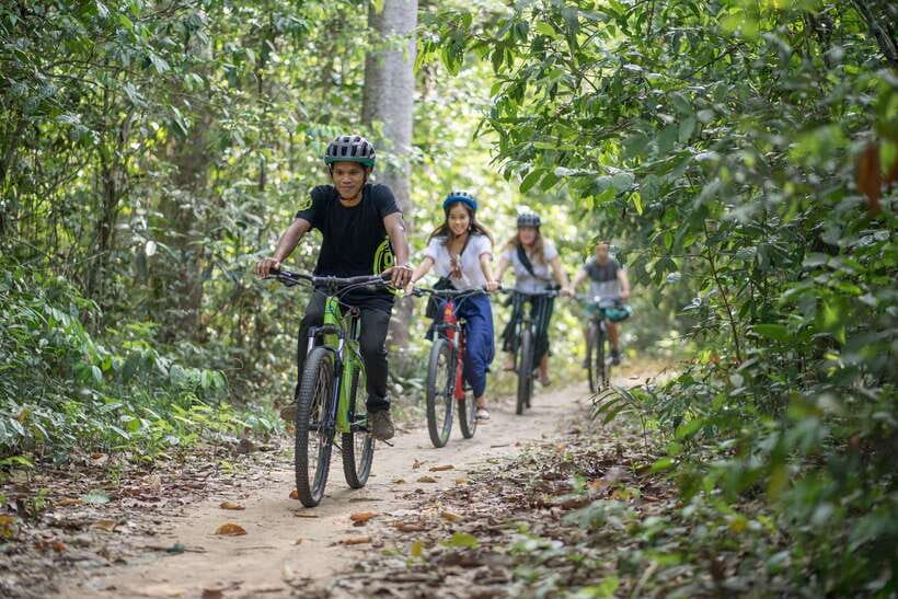 Siem Reap: Angkor Temples Off-Track Bicycle Tour - Morning start at Bayon Pastry School (8:30 am)