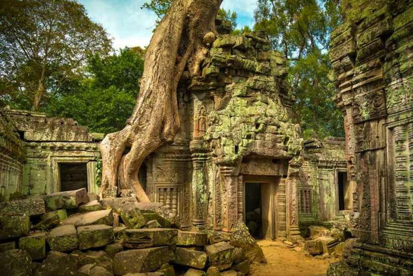 Siem Reap: Angkor Wat 2-Day Tour with Sunrise and Sunset - What it’s like with the guides: more story, better photo spots, fewer random “what am I looking at?”