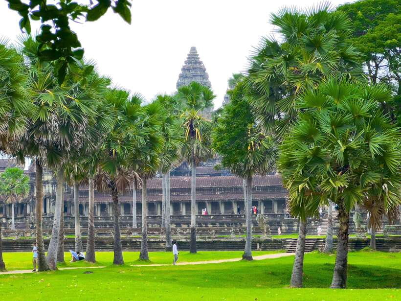 Siem Reap: Angkor Wat, Bayon & Ta Prohm Guided Tour - From Siem Reap to Angkor: the ride sets your expectations