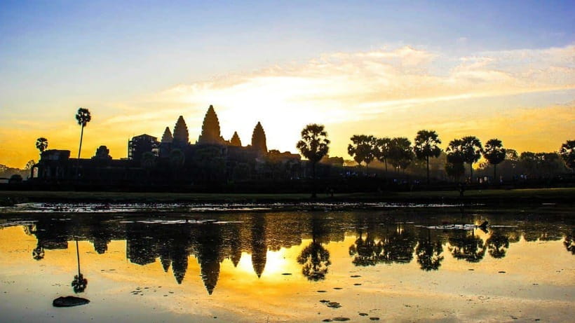 Siem Reap: Angkor Wat, Bayon & Ta Prohm Guided Tour - Ta Prohm: the jungle temple where nature refuses the program