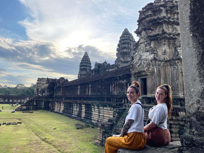 Siem Reap: Angkor Wat Private full Day Tour - Angkor Wat Interior Time: More Than Just the Courtyard