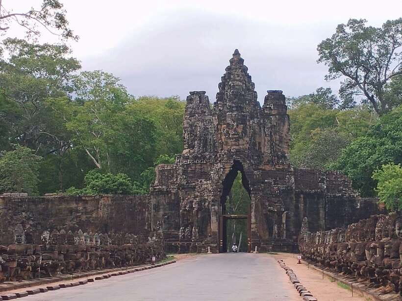 Siem Reap: Angkor Wat Private Tour by Tuk Tuk - What to watch for on the ground (so your day goes smoothly)