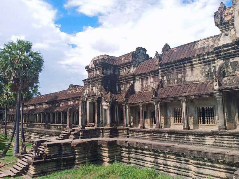 Siem Reap: Angkor Wat Private Tour by Tuk-Tuk - The one-hour restaurant break, plus what you must budget (Angkor Pass and lunch)