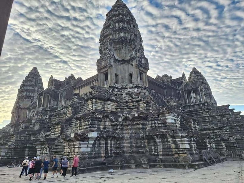 Siem Reap: Angkor Wat Small-Group Day Tour - Key Highlights You’ll Notice Right Away