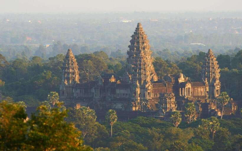 Siem Reap: Angkor Wat Small-Group Full Day Tour and Sunset - Morning pickup and Angkor Thom: the Great Royal City’s stone walls
