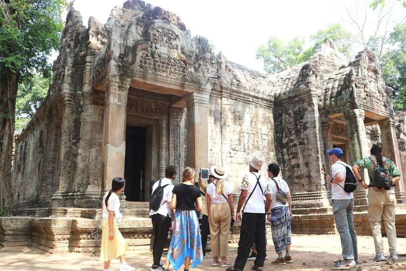 Siem Reap: Angkor Wat: Small-Group Sunrise Tour - Logistics that matter: small-group energy, air-conditioning, and timing